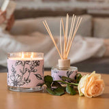 Vela aromática Recuerdos entre Almendros en ambiente hogar | Decoragloba