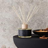 Mikado aromático Bakhit en ambiente hogar | Decoragloba