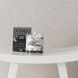 Vela aromática Sakura en ambiente hogar | Decoragloba
