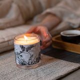 Vela aromática Misogi en ambiente hogar | Decoragloba